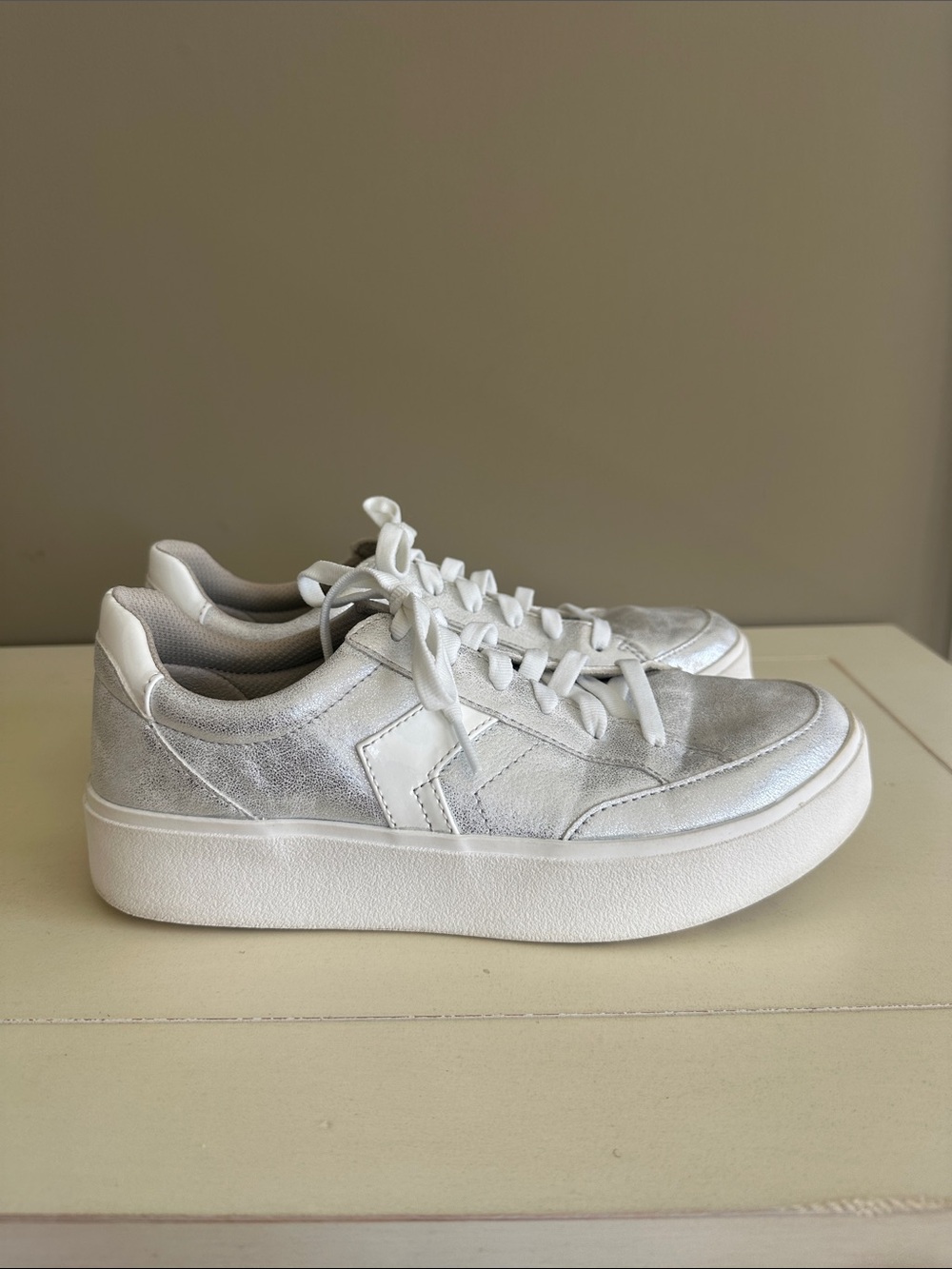 Dr. Scholl's Silver Metallic Platform Lace-Up Sneakers